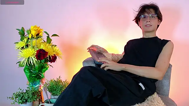 Snapshot of lui_x_dust chatting on 04.05.26 lui x dust online show from 04.05.26