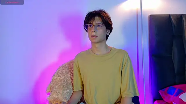 Snapshot of lui_x_dust chatting on 04.13.26 lui x dust online show from 04.13.26