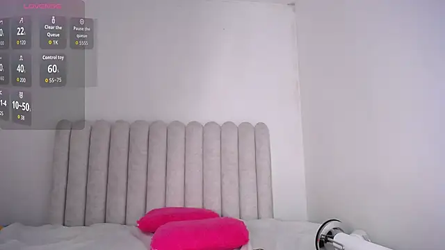 Snapshot of MiaFoox__ chatting on 03.05.26 MiaFoox online show from 03.05.26