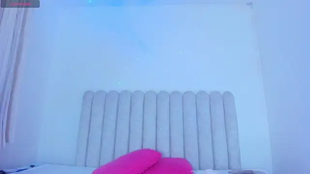 Snapshot of MiaFoox__ chatting on 03.20.26 MiaFoox online show from 03.20.26