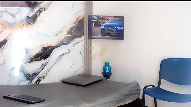 Alondra Wile online show from 04.08.26