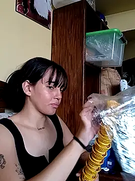 Snapshot of sara_cute_so chatting on 04.11.26 sara cute so online show from 04.11.26