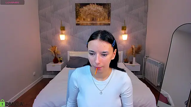 Snapshot of kitty-r0se chatting on 03.20.26 kitty-r0se online show from 03.20.26