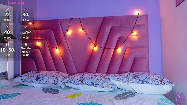 naughtyyindiann online show from 04.18.26