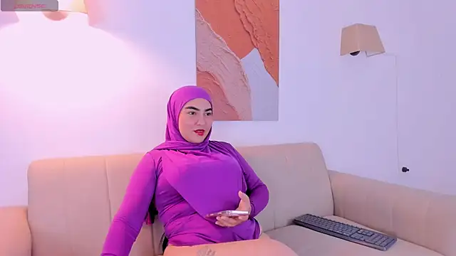 Malika Noor online show from 07.16.26