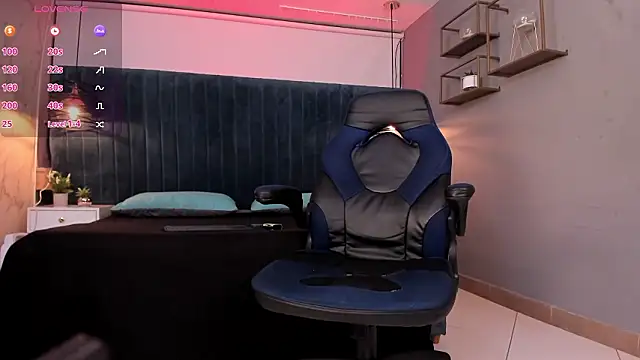 Snapshot of liam_es chatting on 02.25.26 liam es online show from 02.25.26