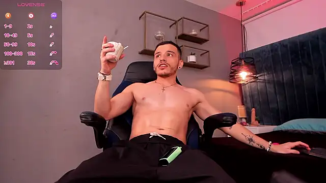 Snapshot of liam_es chatting on 02.27.26 liam es online show from 02.27.26