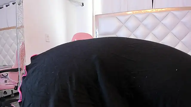 michelleblair1 online show from 04.10.26