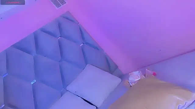 Daniiela Ember online show from 04.01.26