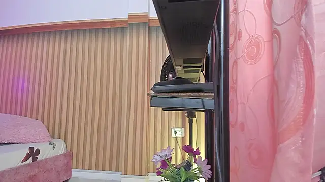 scarlett kiss  online show from 02.26.26