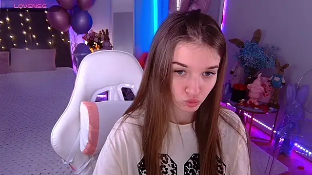 Snapshot of Ann_Wood chatting on 02.23.26 Ann Wood online show from 02.23.26