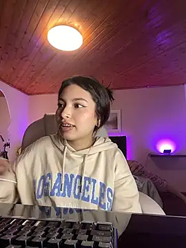 Snapshot of Mady_Pink chatting on 03.17.26 Mady Pink online show from 03.17.26