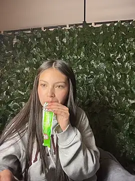 Snapshot of Mady_Pink chatting on 04.01.26 Mady Pink online show from 04.01.26