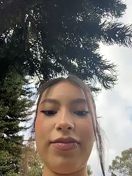 Snapshot of Mady_Pink chatting on 04.11.26 Mady Pink online show from 04.11.26