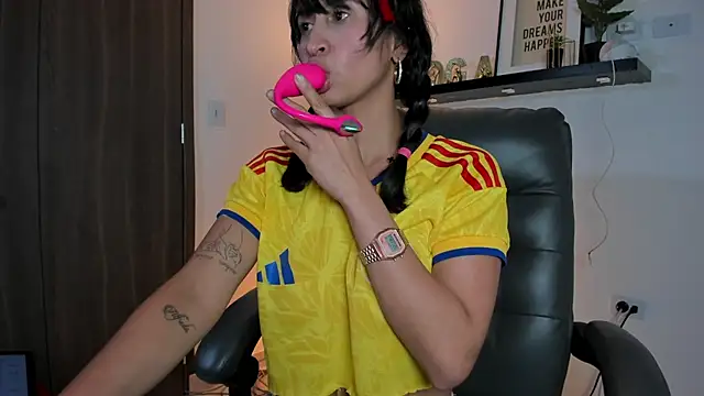 Snapshot of Antonella_Moretti_ chatting on 06.25.26 Antonella Moretti online show from 06.25.26