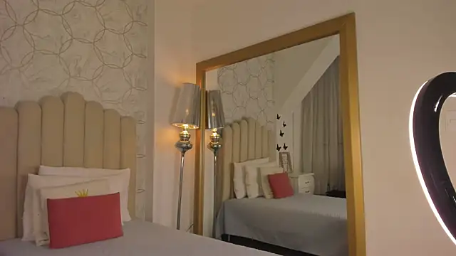 DrinkLau18 online show from 02.28.26