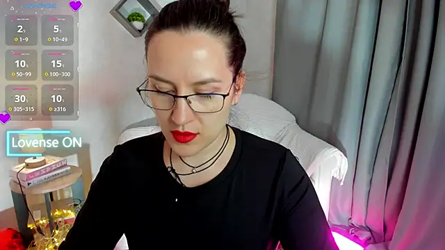 Snapshot of asti_bubbles chatting on 05.17.26 asti bubbles online show from 05.17.26