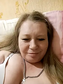 KiraStanton online show from 04.15.26