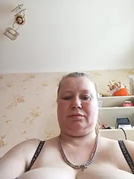 Snapshot of KiraStanton chatting on 07.04.26 KiraStanton online show from 07.04.26