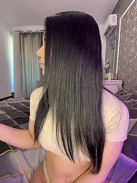 Olivia Noor online show from 05.03.26