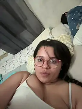 Snapshot of andrea2411 chatting on 03.01.26 andrea2411 online show from 03.01.26