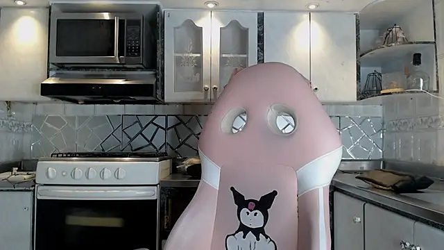 Snapshot of CrisOzzz chatting on 03.07.26 CrisOzzz online show from 03.07.26