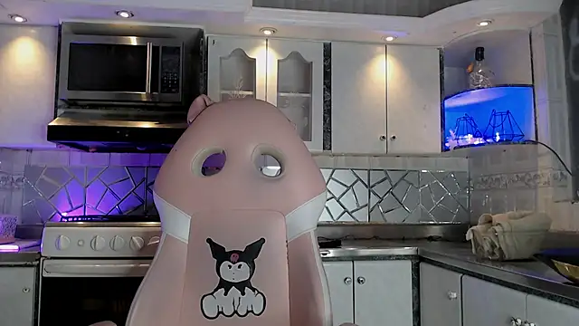 Snapshot of CrisOzzz chatting on 03.15.26 CrisOzzz online show from 03.15.26