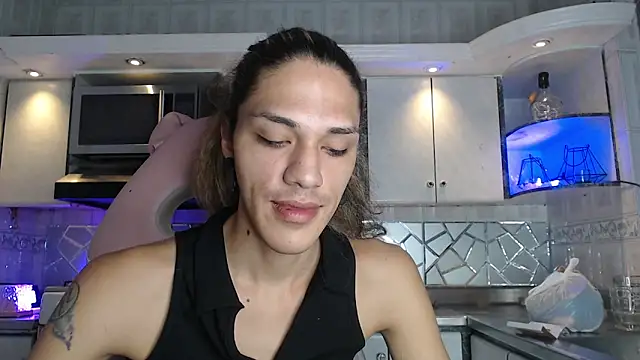 Snapshot of CrisOzzz chatting on 03.20.26 CrisOzzz online show from 03.20.26