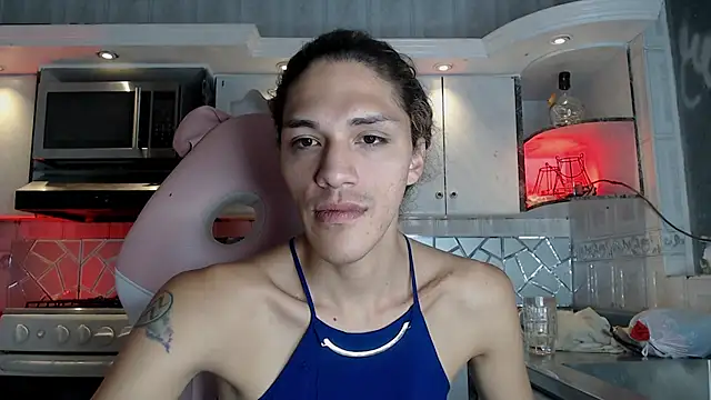 Snapshot of CrisOzzz chatting on 03.25.26 CrisOzzz online show from 03.25.26