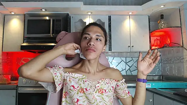 Snapshot of CrisOzzz chatting on 03.26.26 CrisOzzz online show from 03.26.26