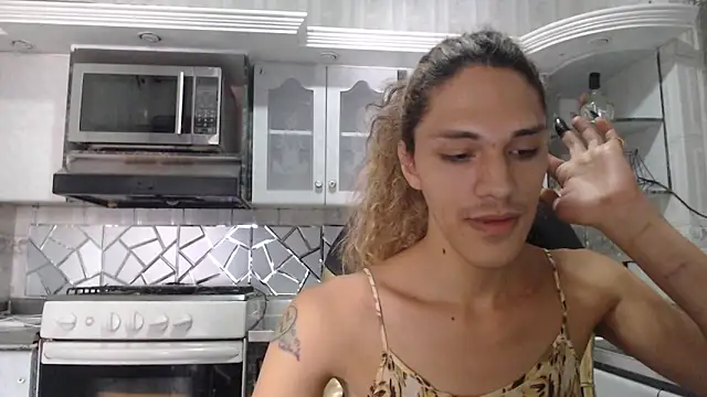 Snapshot of CrisOzzz chatting on 04.04.26 CrisOzzz online show from 04.04.26