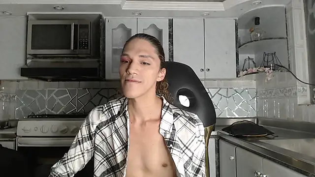 Snapshot of CrisOzzz chatting on 04.08.26 CrisOzzz online show from 04.08.26