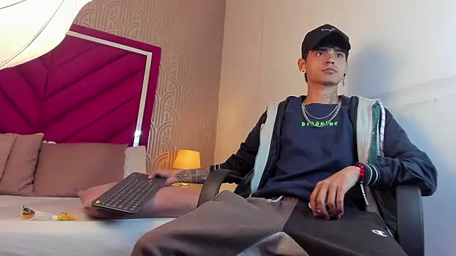 Dominic Foxx online show from 02.26.26