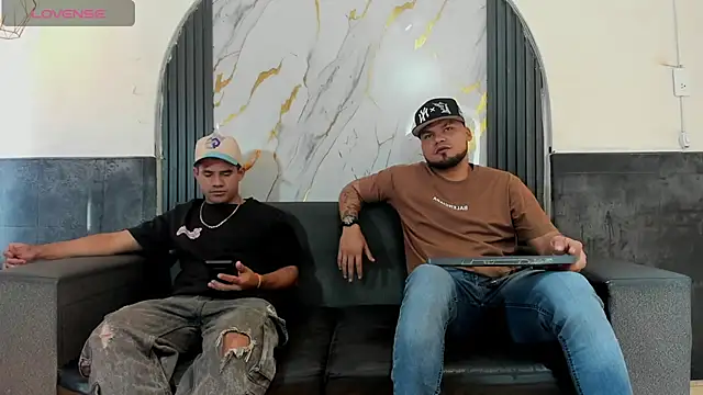 Snapshot of Latins_on_fire chatting on 05.23.26 Latins on fire online show from 05.23.26