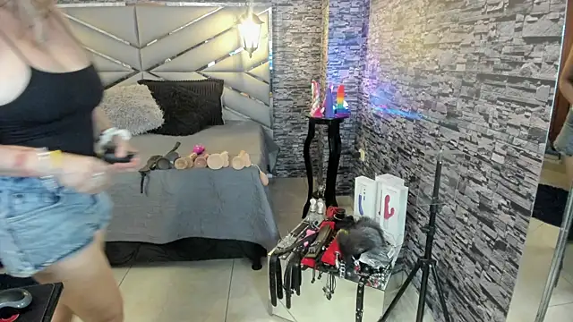 Nicolle Doll  online show from 05.31.26