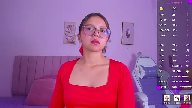 Zoow bluussh online show from 04.08.26