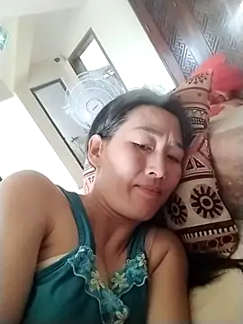 Snapshot of lris-Beauty77 chatting on 04.13.26 lris-Beauty77 online show from 04.13.26