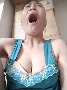 Snapshot of lris-Beauty77 chatting on 04.15.26 lris-Beauty77 online show from 04.15.26