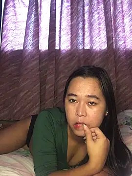 Snapshot of Tairakim chatting on 02.23.26 Tairakim online show from 02.23.26