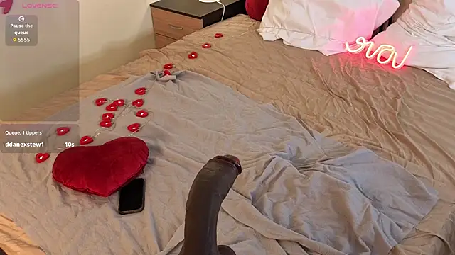 Jennin Hearl online show from 04.01.26