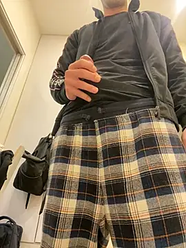 Snapshot of LorebigSex chatting on 02.24.26 LorebigSex online show from 02.24.26