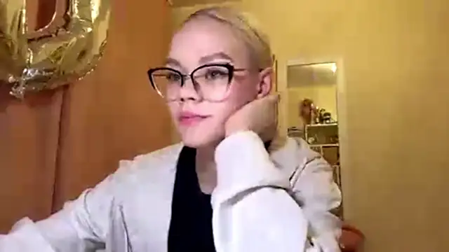 MiaCashe online show from 04.09.26