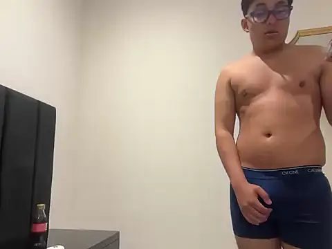 Snapshot of enzo_13 chatting on 03.03.26 enzo 13 online show from 03.03.26