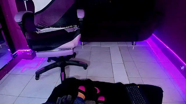 Alana uwu online show from 02.25.26