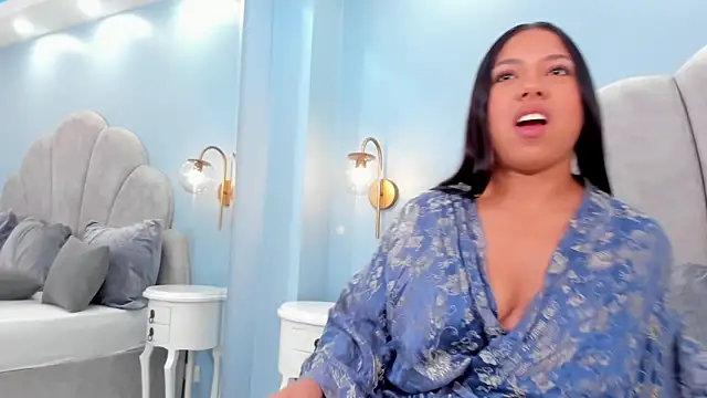 Snapshot of noa_heat chatting on 03.05.26 noa heat online show from 03.05.26