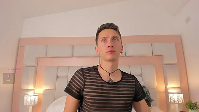 Snapshot of Thiago_Jones1 chatting on 03.17.26 Thiago Jones1 online show from 03.17.26