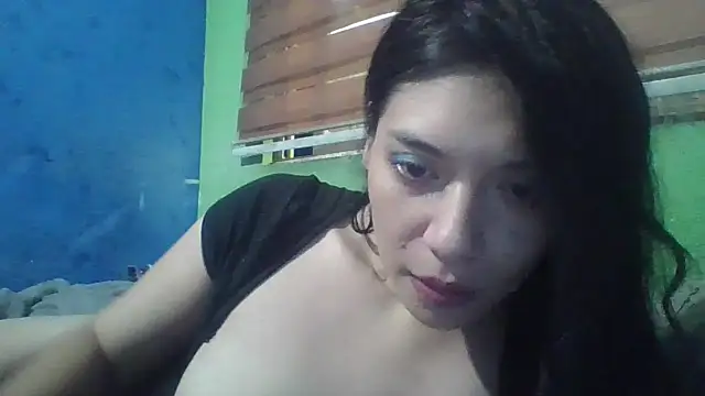 Soylilayblue online show from 04.05.26