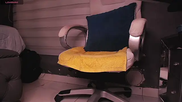 dirty 27cms online show from 12.19.25