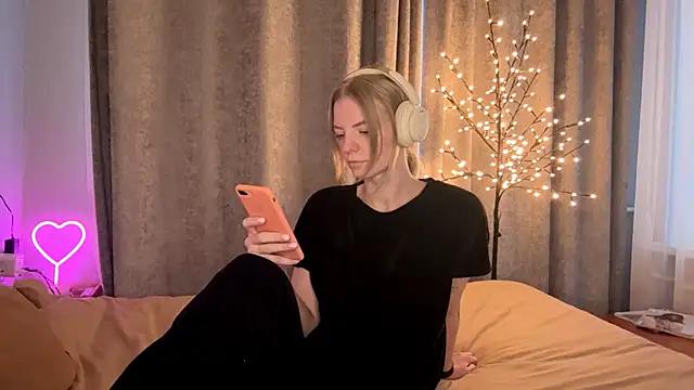 Snapshot of Marry_Sornatiko chatting on 04.11.26 Marry Sornatiko online show from 04.11.26