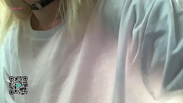 Snapshot of minnie_joy chatting on 03.23.26 minnie joy online show from 03.23.26